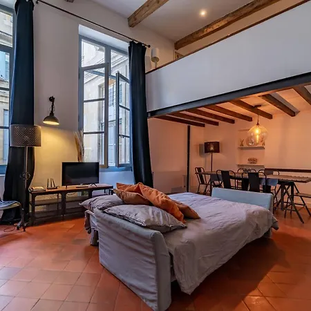 Loft Calme A La Maison Carree - Une Nuit A Nimes Exterior photo