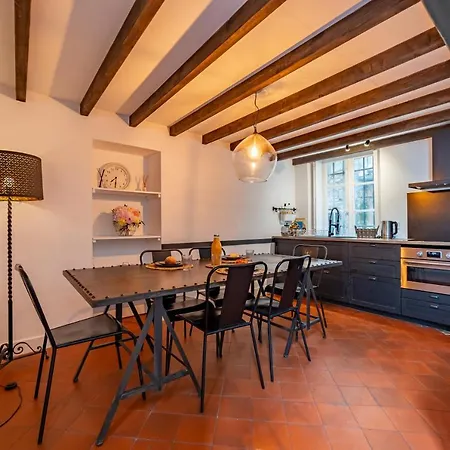 Loft Calme A La Maison Carree - Une Nuit A Nimes Exterior photo