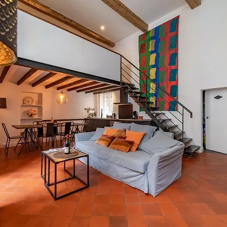 Loft Calme A La Maison Carree - Une Nuit A Nimes Exterior photo
