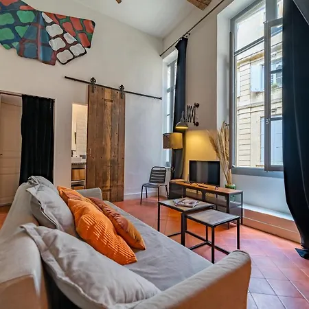 Loft Calme A La Maison Carree - Une Nuit A Nimes Exterior photo